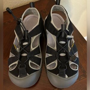 Womens Keen sandals size 7